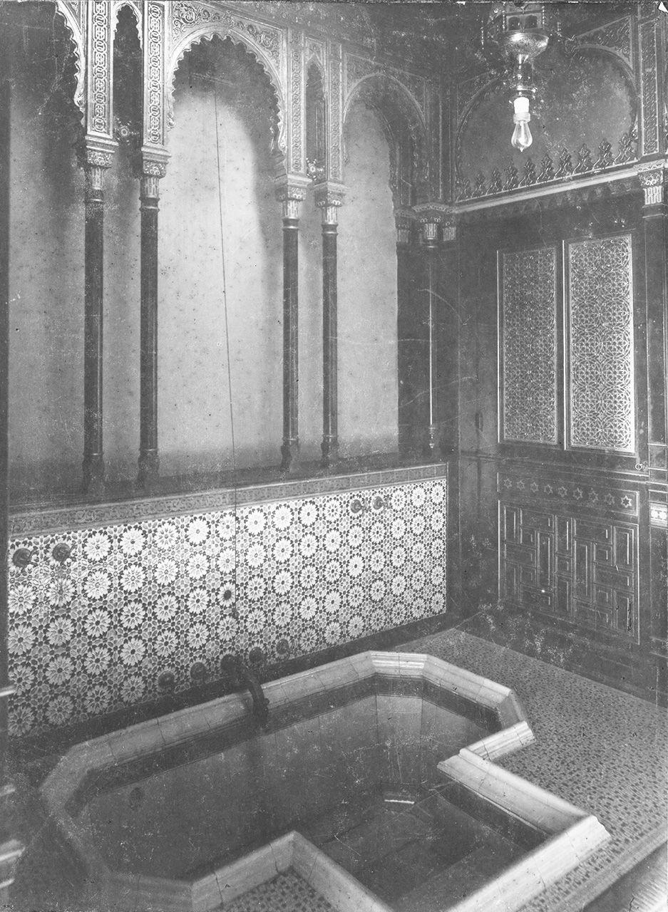 Moorse badkamer Herengracht 380-382, circa 1900.